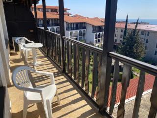 Stylish, 1-Bedroom at Watermill Complex - 4