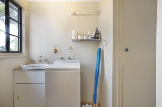 Cozy 3-Bedroom Retreat in Coburg - 2