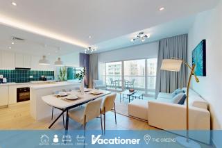 Vacationer Holiday Homes l Upgraded Chic 2 Bed l Pool View l Free Pool, Gym Access - 0