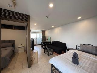 High Floor 2BR 1Bath Near BTS Night Market 5PAX - 8