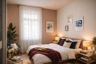 Designer Apartment with City Views - Prime Central Location - 7