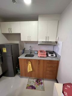 Staycation in manhattan heights tower c beside alimall cubao 5 pax - 5
