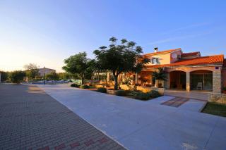 Apartments Nikaia - Vir - 5
