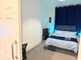 Bespoke 2 Bedroom Apt Derby City - 5