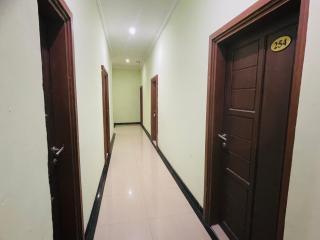 Hotel O near Primaya Hospital formerly La Buana Guest House - Makassar - 1