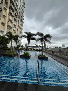 Staycation in manhattan plaza tower 1 beside alimall cubao 4 pax - 2