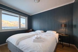 Ski in-Ski out with Sauna and Modern Mountain Comfort - 4