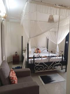 The Abode Apartments Lake view & Breakfast Suite Near Beach - 4