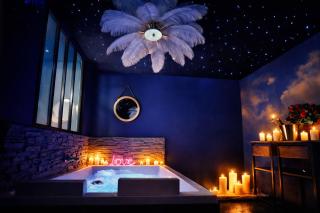 La Suite 7ième ciel étoilé, SPA XXL, Lit sous les étoiles, 5 min centre ville - 9