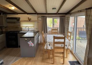 Lodge 18 - Caer Beris Park - 6