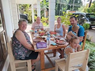 Airport Grand Holiday Home - 8