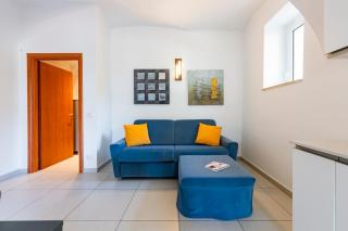 GuestHost - Alba Charming Flat with Parking - 5