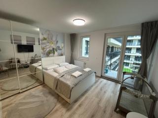 Danube Balcony Studio - 9