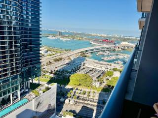 Luxury chic Miami studio - 3