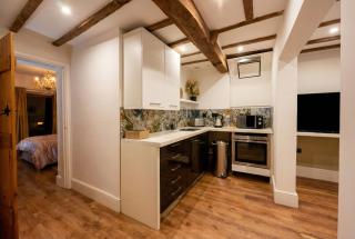 Period Apartment near East Midlands Airport and Donington Park Circuit - 8