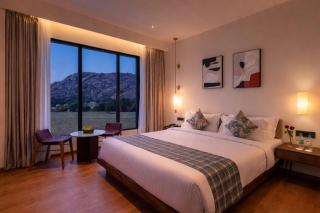 Avisa Hotel & Resort Abu Road - Luxury Pool & Mountain View - 4