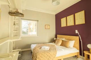 Cozy Home Close to Queens Hospital with High Speed WiFi and Tumble Dryer - 8