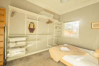 Cozy Home Close to Queens Hospital with High Speed WiFi and Tumble Dryer - 7