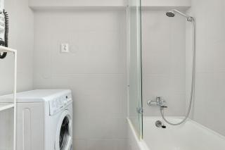 Cozy Studio with Workspace near the SKM Station by Noclegi Renters - 8