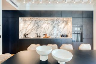 UrbanFlat 225 - Elite 4 Bedroom Apartment Bastille - 2