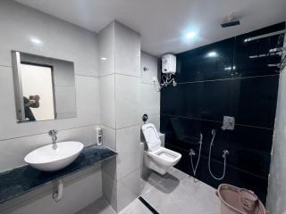 The 7 elevan hotel - 1