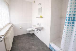 Pension Rent2Stay mit Einzel- oder Doppelzimmer, privatem Bad, Smart-TV, Schnelles WLAN, Parkplatz, Autobahnanschluß - 1