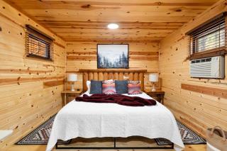 Bison Trail House- Rustic Cabin Retreat - 9