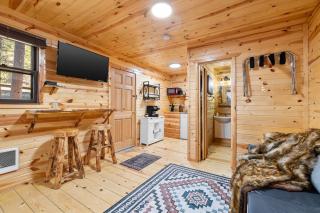 Bison Trail House- Rustic Cabin Retreat - 5
