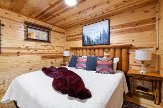 Bison Trail House- Rustic Cabin Retreat - 8