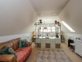 The Hideaway Loft - 4