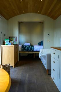 Sky Garden Hut- hilltop hut with stunning views - 7