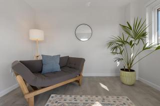 Urban Heights - 2 Bed Apartment - Short Stays UK Ltd - 1