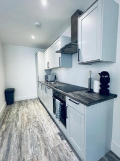 Stylish Town Centre 2 double bedroom apartment - 6