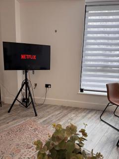 Stylish Town Centre 2 double bedroom apartment - 5