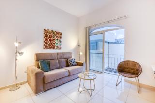 Valley & Sea Views with Furnished BBQ Balcony - San Julián - 9