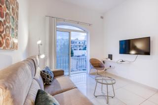 Valley & Sea Views with Furnished BBQ Balcony - San Julián - 5