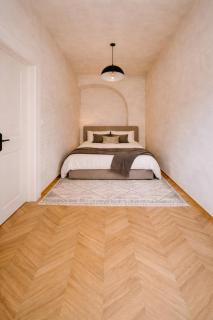 Historic suite next to Charles Bridge by Wishlist Prague - 7