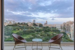 Valley & Sea Views with Furnished BBQ Balcony - 9