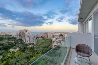Valley & Sea Views with Furnished BBQ Balcony - 7