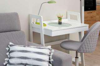 Family Apartment for 8 People with Parking, Balcony and 2 Bathrooms by Noclegi Renters - 4