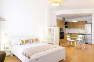 Modern Apt I AC I Calle Alamos I 1 min to Plaza Merced - 1