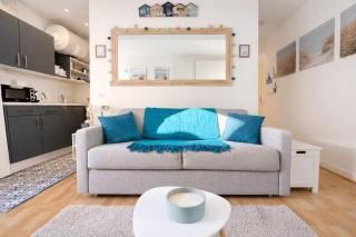 Studio Calme Centre-ville -5' Gare RER A-25' Paris - 7