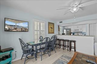 Island Place 105 Amazing Views w Waterfront Pool! - 7