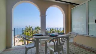 TRILOCALE DIRETTAMENTE SUL MARE- cod 511 - 0