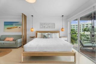 Beachfront - Deluxe View Studio condo - E323-1 - 4