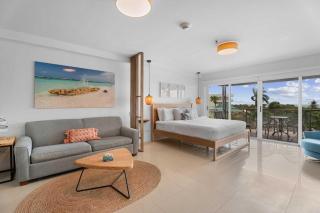 Beachfront - Deluxe View Studio condo - E323-1 - 1