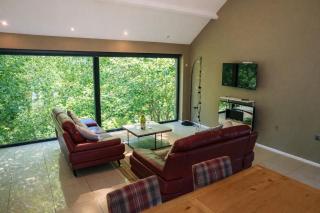 The Heronry, Netherby, a luxurious cottage ideal for a romantic break with hot tub in a rural setting - Longtown - 0