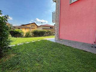 Bright three-room apartment with garden - 4