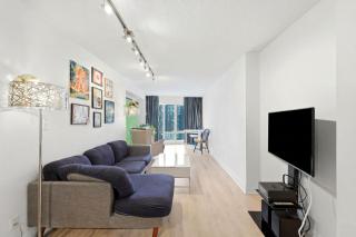 Pantages Private residence - Spacious 1bedroom 2Bath - Skyline View - 2