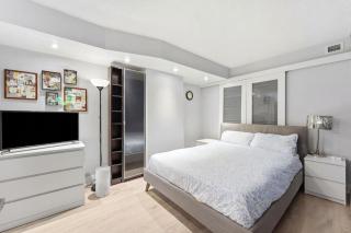 Pantages Private residence - Spacious 1bedroom 2Bath - Skyline View - 8